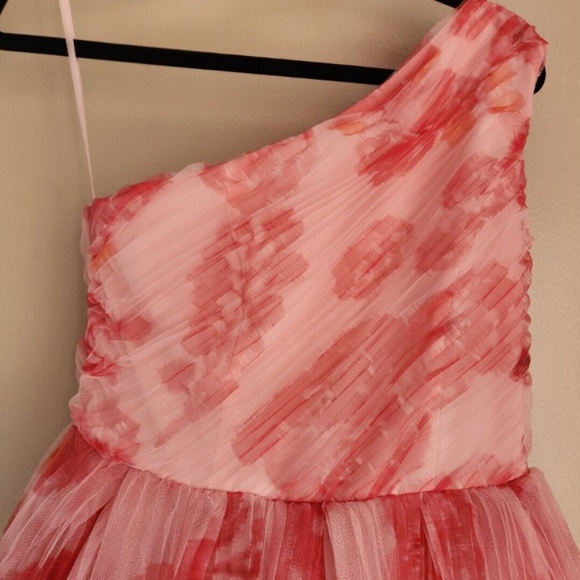 Brand New HUTCH ONE-SHOULDER FLORAL ROMPER - Picture 12 of 14